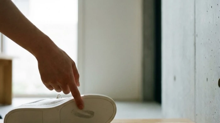 靴底に灰をつけて厄除けをするおまじない